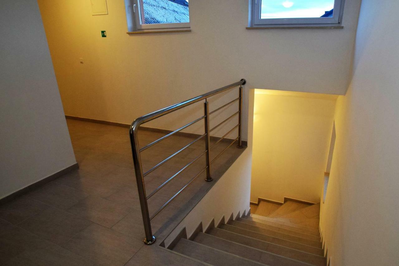Privatni Smjestaj Most Otocac Bagian luar foto